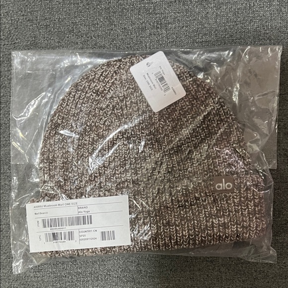 ALO Yoga Other - ALO Yoga Brown and Cream Knit Beanie